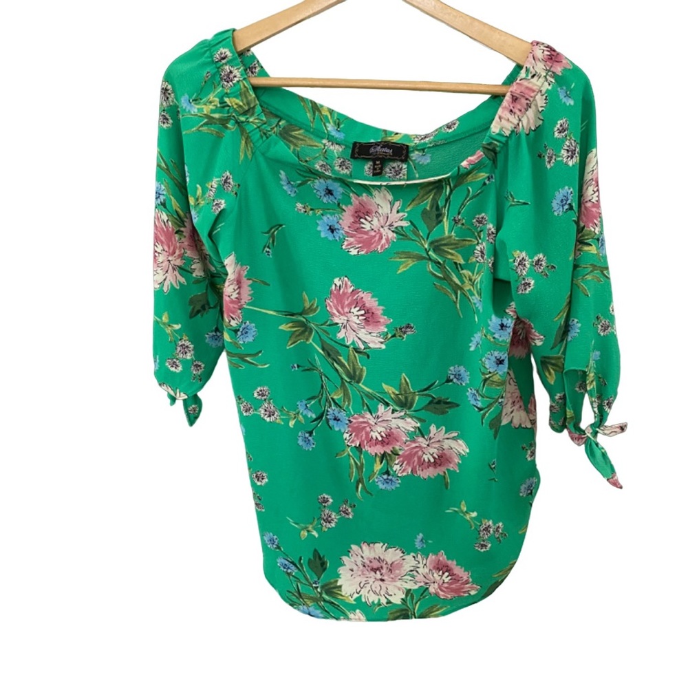 Status by Chenault Green Floral Shirt Size M